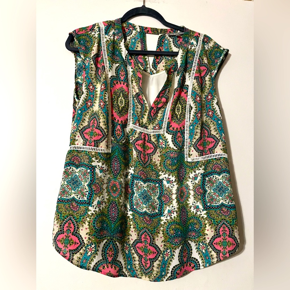 Daniel Rainn floral size M